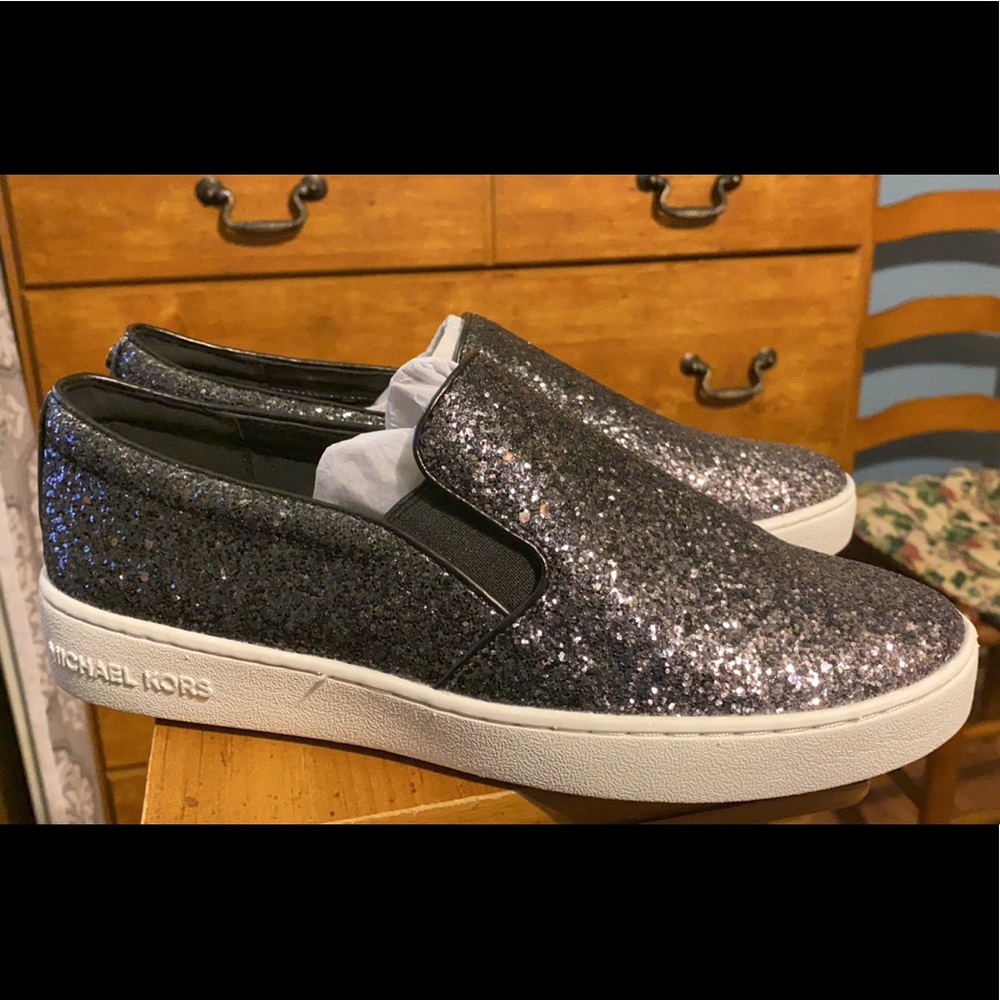 Authentic Michael Kors sneaker slip on gun powder